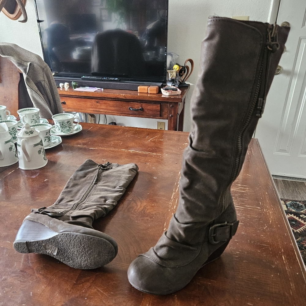 Women's Brown Knee-High Boots